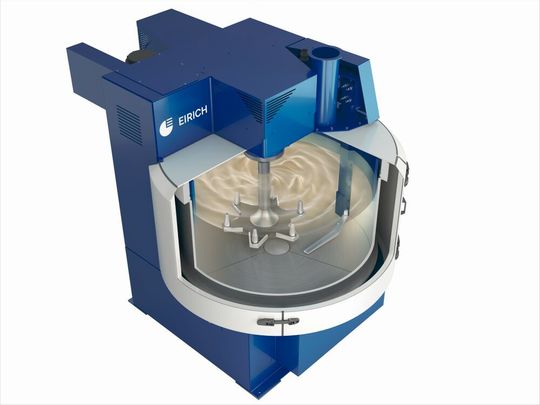 Das ist der sogenannte Mixsolver von Eirich. Das System, das die Zubereitung von Schlicker in der Keramikverarbeitung deutlich verkürzt, ist nur eines von vielen, das im Rahmen der Ceramitec 2022 zu sehen sein wird. Hier noch mehr... Das ist der sogenannte Mixsolver von Eirich. Das System, das die Zubereitung von Schlicker in der Keramikverarbeitung deutlich verkürzt, ist nur eines von vielen, das im Rahmen der Ceramitec 2022 zu sehen sein wird. Hier noch mehr...