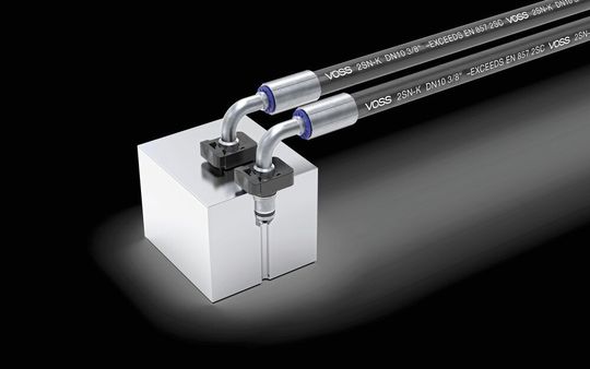 Als Alternative zur Verschraubungslösung kommt das jüngst vom DNV zertifizierte Stecksystem Voss Plug vor allem auf engstem Raum zum Einsatz.