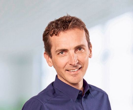 Thomas Göllner soll als neuer Geschäftsführer Stück für Stück die Gesamtverantwortung beim Auto-ID-Spezialisten Aisci Ident in Bad Salzuflen übernehmen. Thomas Göllner soll als neuer Geschäftsführer Stück für Stück die Gesamtverantwortung beim Auto-ID-Spezialisten Aisci Ident in Bad Salzuflen übernehmen.