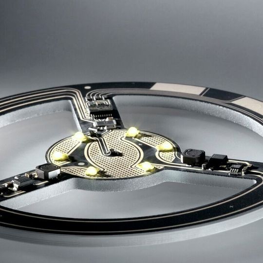 Irlbacher fertigt seit über 15 Jahren gedruckte Schaltungen auf Glas. Anschließend wird das Glassubstrat konventionell SMD-bestückt und in einem Reflow-Verfahren gelötet. Irlbacher fertigt seit über 15 Jahren gedruckte Schaltungen auf Glas. Anschließend wird das Glassubstrat konventionell SMD-bestückt und in einem Reflow-Verfahren gelötet.