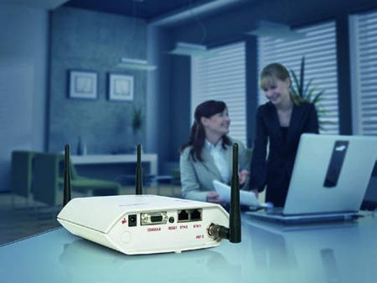 Für den Einsatz im professionellen Umfeld hat Funkwerk EC seinen WLAN-Access-Point W1002n entwickelt. Für den Einsatz im professionellen Umfeld hat Funkwerk EC seinen WLAN-Access-Point W1002n entwickelt.