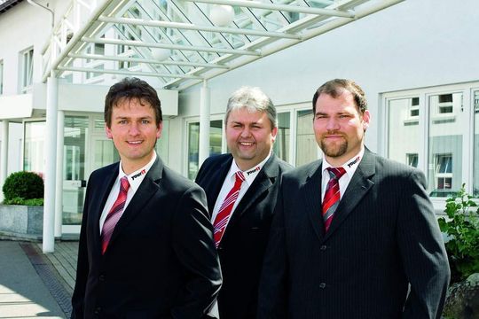 Die Geschäftsführer von Your-IT (v.l.n.r.): Thomas Ströbele, Ralf Ströbele und Dieter Morgner Die Geschäftsführer von Your-IT (v.l.n.r.): Thomas Ströbele, Ralf Ströbele und Dieter Morgner