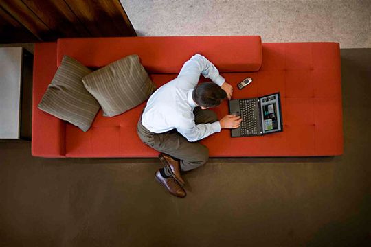 Keine Wartezeiten in der Behörde – An-, Ab- und Ummeldungen eines Gewerbes lassen sich in Ulm seit Sommer 2008 bequem per Internet erledigen Keine Wartezeiten in der Behörde – An-, Ab- und Ummeldungen eines Gewerbes lassen sich in Ulm seit Sommer 2008 bequem per Internet erledigen