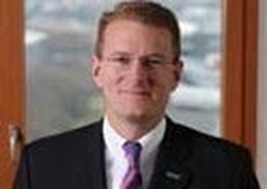 Dr. Hanns-Peter Knaebel tritt als stellvertretendes Mitglied in den Vorstand der B. Braun Melsungen AG ein. Dr. Hanns-Peter Knaebel tritt als stellvertretendes Mitglied in den Vorstand der B. Braun Melsungen AG ein.