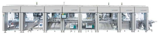 Obwohl TLM-Maschinen Top-Loading-Maschinen sind, werden sie bei Schering als Wrap-Around-Maschinen zur Herstellung von Wallets als Verpackung von Tablettenblistern eingesetzt. Insgesamt setzt sich die Maschine aus acht Teilmaschinen zusammen. Obwohl TLM-Maschinen Top-Loading-Maschinen sind, werden sie bei Schering als Wrap-Around-Maschinen zur Herstellung von Wallets als Verpackung von Tablettenblistern eingesetzt. Insgesamt setzt sich die Maschine aus acht Teilmaschinen zusammen.