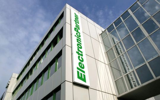 Electronic Partner und Maxdata verkünden ihre Zusammenarbeit. Electronic Partner und Maxdata verkünden ihre Zusammenarbeit.