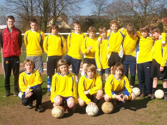 Glücklich über Brother-Trikots: die C-Jungend des FC Voran Ohe Glücklich über Brother-Trikots: die C-Jungend des FC Voran Ohe