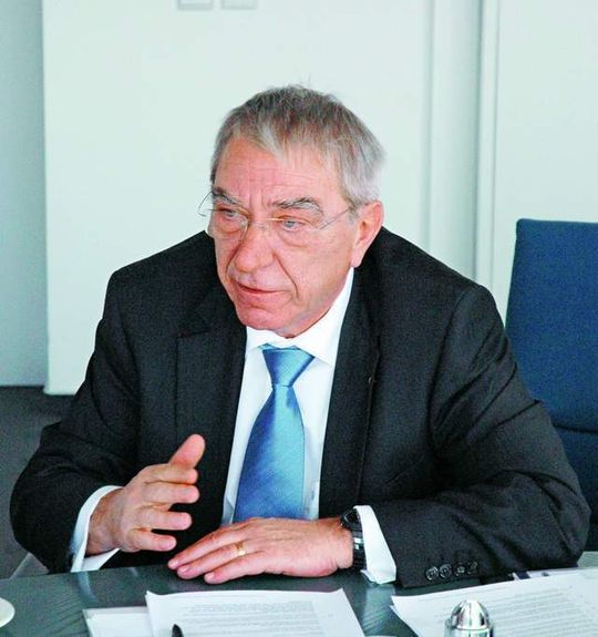 „Die ACHEMA ist die ideale Plattform, um mit Kunden und Zulieferern in Kontakt zu kommen.“ - Prof. Dr. Gerhard Kreysa „Die ACHEMA ist die ideale Plattform, um mit Kunden und Zulieferern in Kontakt zu kommen.“ - Prof. Dr. Gerhard Kreysa