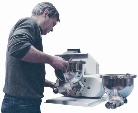 Der Quick Change/Quick Clean (QC)-Dosierer bewährt sich in Anwendungen, wo ein einzelnes Dosiergerät eine große Anzahl unterschiedlicher Produkte dosieren soll. Bild: K-Tron Der Quick Change/Quick Clean (QC)-Dosierer bewährt sich in Anwendungen, wo ein einzelnes Dosiergerät eine große Anzahl unterschiedlicher Produkte dosieren soll. Bild: K-Tron