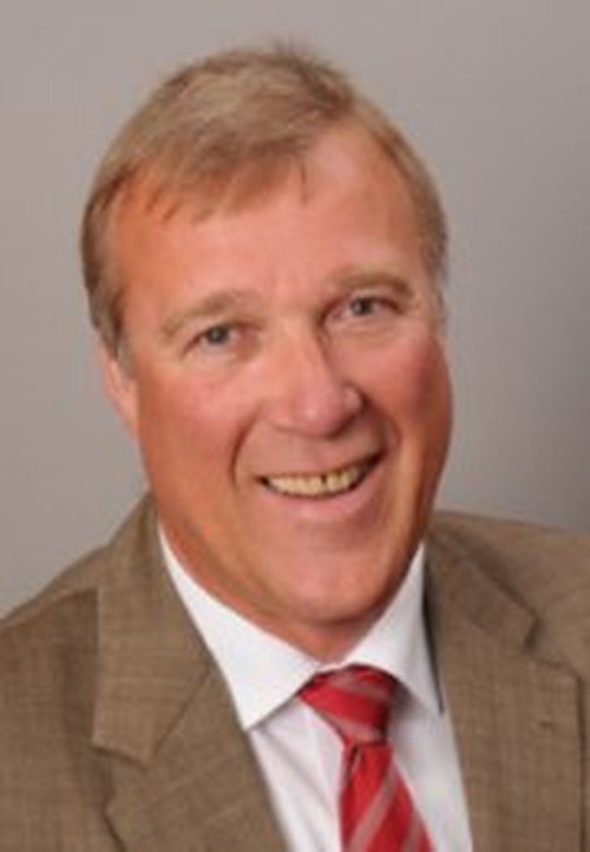 Bodo Peters ist Geschäftsführer der Bodo Peters TK-Management GmbH Bodo Peters ist Geschäftsführer der Bodo Peters TK-Management GmbH