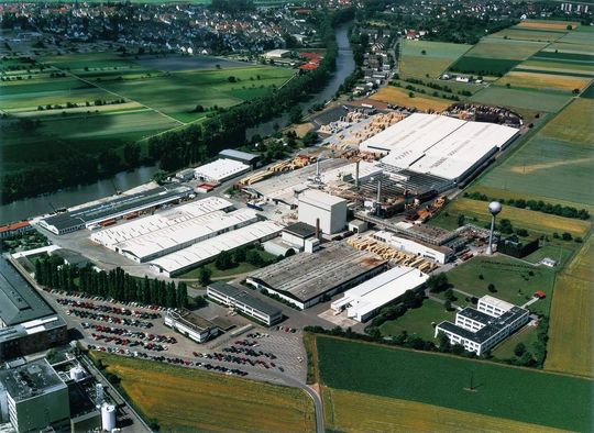 In diesem Werk von Isover in Ladenburg wird Steinwolle produziert. Die pH-Messung überwacht die Kühlwasserqualität und „meldet sich“, wenn sie gewartet werden muss. In diesem Werk von Isover in Ladenburg wird Steinwolle produziert. Die pH-Messung überwacht die Kühlwasserqualität und „meldet sich“, wenn sie gewartet werden muss.