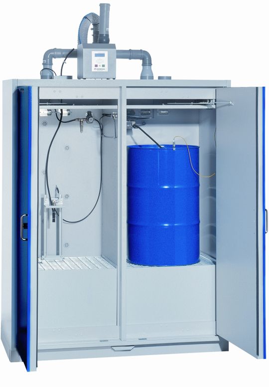 Die Flow-line-Fass-Station XXL besteht aus einem Entnahmemodul (links) und einem Lagermodul (rechts). Die Flow-line-Fass-Station XXL besteht aus einem Entnahmemodul (links) und einem Lagermodul (rechts).