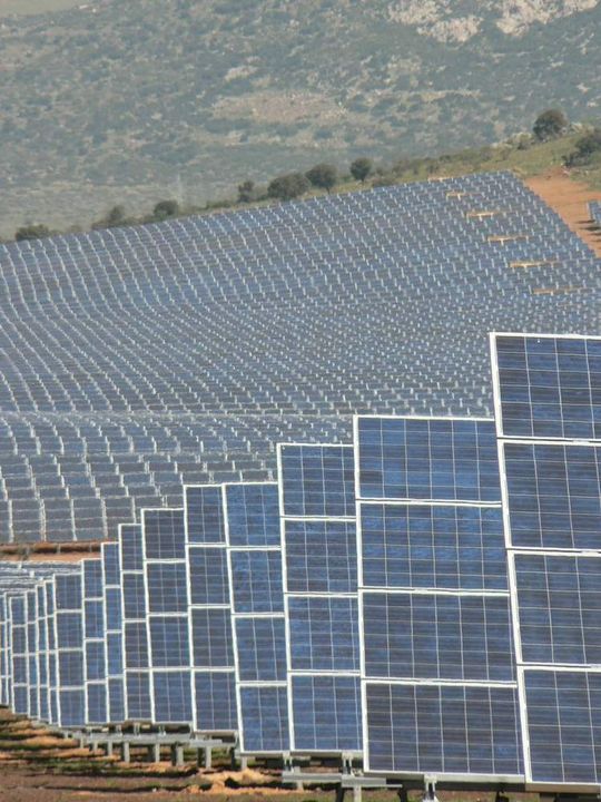 So groß wie 185 Fußballfelder: Photovoltaikanlage in Puertollano So groß wie 185 Fußballfelder: Photovoltaikanlage in Puertollano