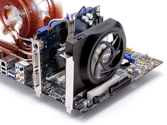 Zusätzliche PC- und VGA-Kühlung verspricht der Zalman ZM-SC100. Zusätzliche PC- und VGA-Kühlung verspricht der Zalman ZM-SC100.