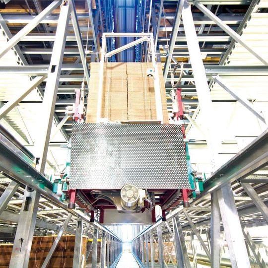Der Aviator eignet sich für den Betrieb in fast jeder Regalkonstruktion, die für eine Installation dieses flurfreien Fördersystems in der obersten Ebene tragfähig genug ist oder gemacht werden kann.Bild: Westfalia Der Aviator eignet sich für den Betrieb in fast jeder Regalkonstruktion, die für eine Installation dieses flurfreien Fördersystems in der obersten Ebene tragfähig genug ist oder gemacht werden kann.Bild: Westfalia