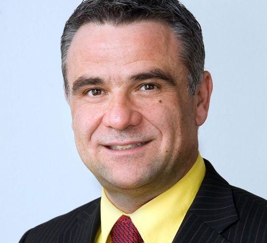 Rüdiger Dilg, Geschäftsführer von PTA: „Die patentierte Technologie von Huber Maschinenfabrik GmbH passt perfekt in das bestehende Produktprogramm. Durch die Übernahme der Technologie sichern wir uns die technologische Marktführerschaft auf internationaler Ebene“. Rüdiger Dilg, Geschäftsführer von PTA: „Die patentierte Technologie von Huber Maschinenfabrik GmbH passt perfekt in das bestehende Produktprogramm. Durch die Übernahme der Technologie sichern wir uns die technologische Marktführerschaft auf internationaler Ebene“.