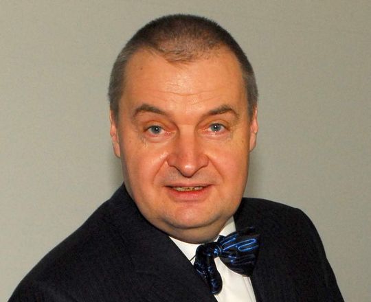 Dr. Dirk Spingat Dr. Dirk Spingat