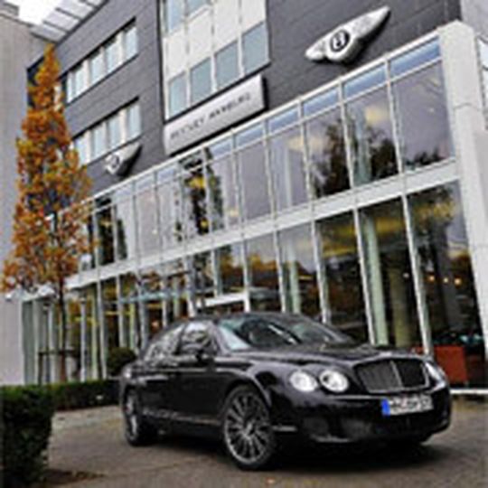 Der Hamburger Betrieb ist der dritte Bentley-Standort von Kamps. Der Hamburger Betrieb ist der dritte Bentley-Standort von Kamps.