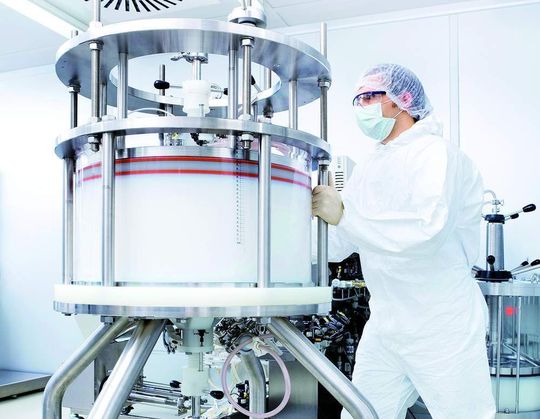Wacker Biotech hat zwei proprietäre Technologieplattformen zur Herstellung von Pharmaproteinen entwickelt: Esetec und Densetec. Durch den Einsatz von Esetec lassen sich beispielsweise Antikörperfragmente, die zunehmend als Wirkstoffe für therapeutische Zwecke genutzt werden, produzieren. Wacker Biotech hat zwei proprietäre Technologieplattformen zur Herstellung von Pharmaproteinen entwickelt: Esetec und Densetec. Durch den Einsatz von Esetec lassen sich beispielsweise Antikörperfragmente, die zunehmend als Wirkstoffe für therapeutische Zwecke genutzt werden, produzieren.