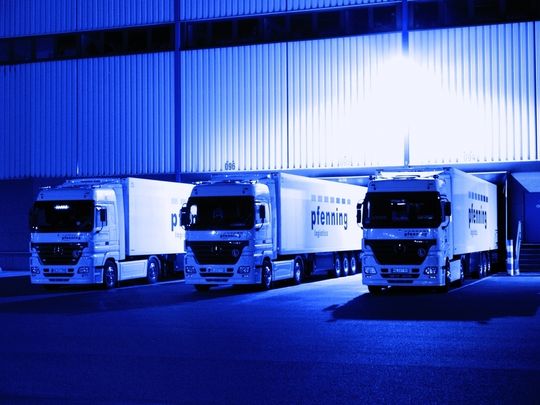 Als fünfter Logistikdienstleister in Deutschland ist die Pfenning Logistik GmbH mit zwei voneinander unabhängigen Lagern nach den einschlägigen Cefic-Prüfrichtlinien positiv bewertet worden. Bilder: Pfenning Logistik Als fünfter Logistikdienstleister in Deutschland ist die Pfenning Logistik GmbH mit zwei voneinander unabhängigen Lagern nach den einschlägigen Cefic-Prüfrichtlinien positiv bewertet worden. Bilder: Pfenning Logistik