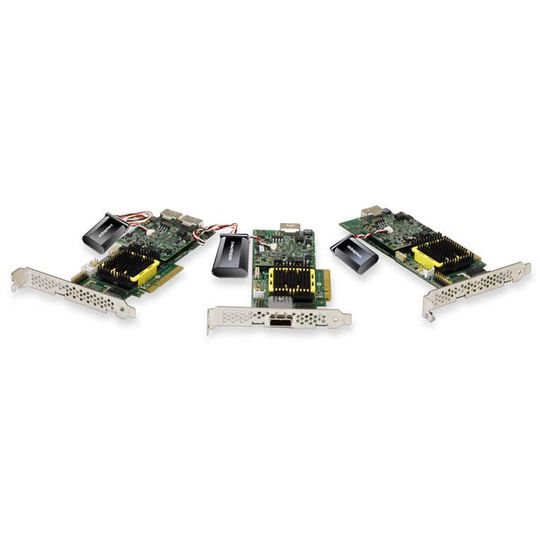 Die wartungsfreien RAID-Controller der Series 5Z von Adaptec arbeiten nicht mit Battery Backups Units, um Cache-Daten bei einem Stromausfall zu schützen, sondern mit einem Kondensator und NAND-Flash. Die wartungsfreien RAID-Controller der Series 5Z von Adaptec arbeiten nicht mit Battery Backups Units, um Cache-Daten bei einem Stromausfall zu schützen, sondern mit einem Kondensator und NAND-Flash.