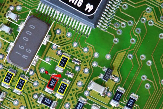 Eine extrem schnelle parallele Bildverarbeitung des Fraunhofer IPM erlaubt die Aufnahme und Auswertung sehr großer Bilddatenmengen in sehr kurzer Zeit. So lassen sich kleine Defekte wie z. B. fehlende Lötkontakte oder falsche Bauteile auch auf großen Flächen sehr schnell detektieren. Eine extrem schnelle parallele Bildverarbeitung des Fraunhofer IPM erlaubt die Aufnahme und Auswertung sehr großer Bilddatenmengen in sehr kurzer Zeit. So lassen sich kleine Defekte wie z. B. fehlende Lötkontakte oder falsche Bauteile auch auf großen Flächen sehr schnell detektieren.