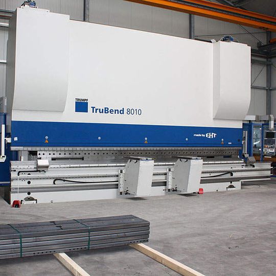 Mit der neuen Abkantpresse Tru-Bend 8010 baut PS Laser sein Angebot aus. Bild: PS Laser Mit der neuen Abkantpresse Tru-Bend 8010 baut PS Laser sein Angebot aus. Bild: PS Laser