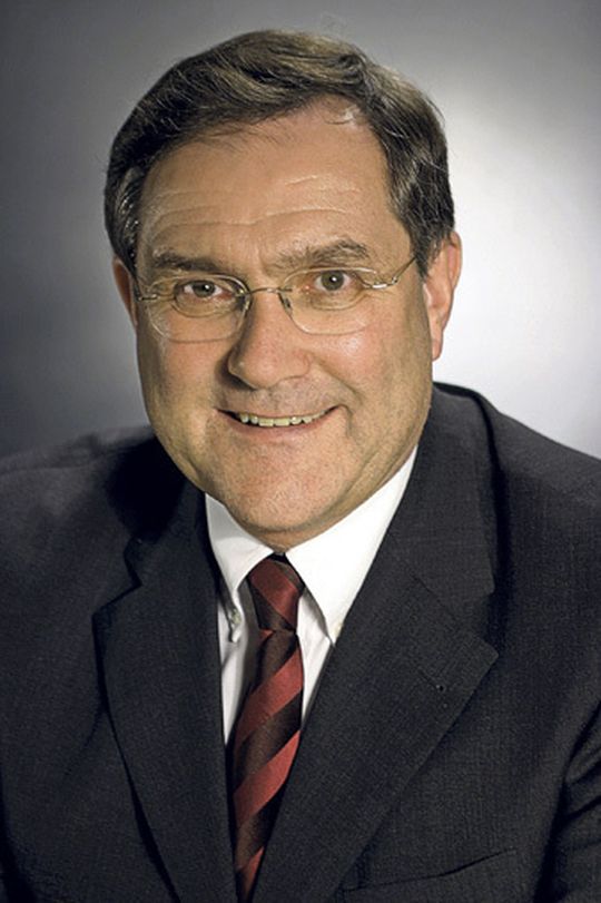 Verteidigungsminister Franz Josef Jung läuft Herkules aus dem Ruder Verteidigungsminister Franz Josef Jung läuft Herkules aus dem Ruder
