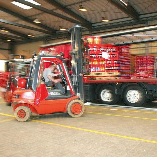 Das Lasersystem G-Track erlaubt Logistik-Dienstleistern die lückenlose Verfolgung aller Warenbewegungen vom Wareneingang bis zur Verladung. Bild: Locanis Das Lasersystem G-Track erlaubt Logistik-Dienstleistern die lückenlose Verfolgung aller Warenbewegungen vom Wareneingang bis zur Verladung. Bild: Locanis