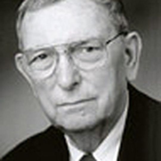 Prof. Kurt Lange war von 1963 bis 1988 Leiter des Instituts für Umformtechnik (IFU) der Universität Stuttgart. Prof. Kurt Lange war von 1963 bis 1988 Leiter des Instituts für Umformtechnik (IFU) der Universität Stuttgart.