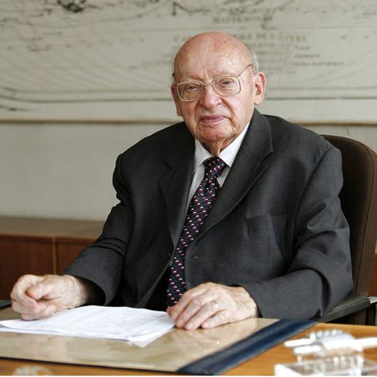 Carl Kaeser, Seniorchef der Kaeser Kompressoren GmbH in Coburg, ist am 8. Juli 2009 im 96. Lebensjahr verstorben. Bild: Kaeser Carl Kaeser, Seniorchef der Kaeser Kompressoren GmbH in Coburg, ist am 8. Juli 2009 im 96. Lebensjahr verstorben. Bild: Kaeser