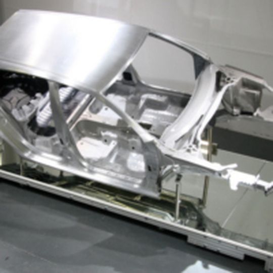 Beim EU-Projekt „Superlight-Car“ machen hoch integrierte Gussteile aus Aluminium oder Magnesium das Auto leicht. Beim EU-Projekt „Superlight-Car“ machen hoch integrierte Gussteile aus Aluminium oder Magnesium das Auto leicht.