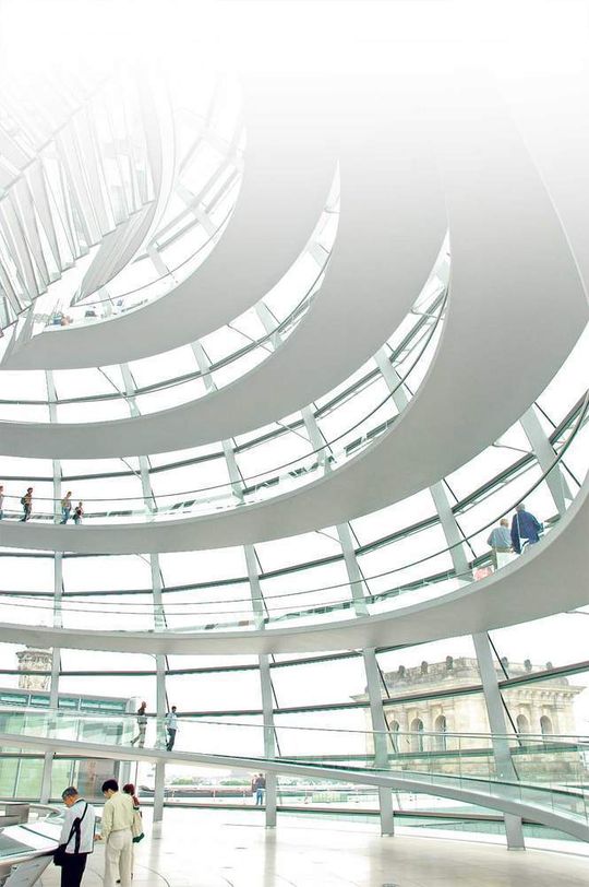 eGovernment wird den Wahlzettel nicht ersetzen. Aber ohne IT-Unterstützung geht es auch nicht mehr eGovernment wird den Wahlzettel nicht ersetzen. Aber ohne IT-Unterstützung geht es auch nicht mehr