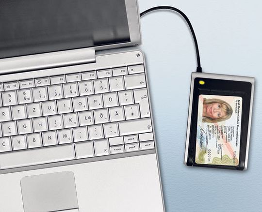 Mit dem elektronischen Personalausweis (ePA) sollen Bürger sich auch über das Internet eindeutig identifizieren und so Online-Dienstleistungen von Behörden und Unternehmen nutzen können. Mit dem elektronischen Personalausweis (ePA) sollen Bürger sich auch über das Internet eindeutig identifizieren und so Online-Dienstleistungen von Behörden und Unternehmen nutzen können.