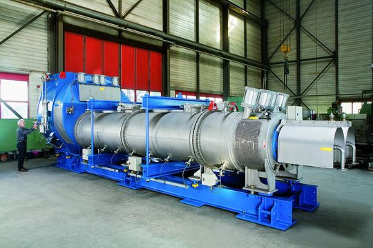 Die KneaderReactor-Technologie ermöglicht den Ersatz von Lösungs-, Emulsions- oder Suspensionspolymerisation durch die Massepolymerisation. Dies vereinfacht die Prozesse, senkt die Rohstoffkosten und spart Energie. Die KneaderReactor-Technologie ermöglicht den Ersatz von Lösungs-, Emulsions- oder Suspensionspolymerisation durch die Massepolymerisation. Dies vereinfacht die Prozesse, senkt die Rohstoffkosten und spart Energie.