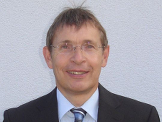 Prof. Dr. Klaus Cichutek wird zum 1. Dezember 2009 neuer Präsident des Paul-Ehrlich-Instituts werden und die Nachfolge von Prof. Dr. Johannes Löwer antreten. Prof. Dr. Klaus Cichutek wird zum 1. Dezember 2009 neuer Präsident des Paul-Ehrlich-Instituts werden und die Nachfolge von Prof. Dr. Johannes Löwer antreten.