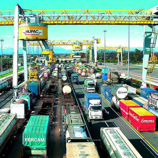In den großen Umschlagsplätzen sind für ein durchgängiges Container-Handling die unterschiedlichsten Funktionen erforderlich.Bild: Hupac/Gottwald In den großen Umschlagsplätzen sind für ein durchgängiges Container-Handling die unterschiedlichsten Funktionen erforderlich.Bild: Hupac/Gottwald