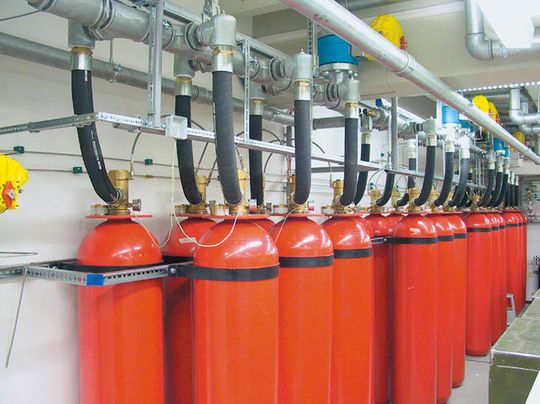 Moderne Löschanlagen arbeiten nicht mit Wasser, das das IT-Equipment zu sehr gefährden würde. Das Löschsystem KD-1230 von Kidde bekämpft einen Brand ohne nennenswerte Sichtbehinderung und ohne Schäden an der empfindlichen IT zu hinterlassen. Moderne Löschanlagen arbeiten nicht mit Wasser, das das IT-Equipment zu sehr gefährden würde. Das Löschsystem KD-1230 von Kidde bekämpft einen Brand ohne nennenswerte Sichtbehinderung und ohne Schäden an der empfindlichen IT zu hinterlassen.