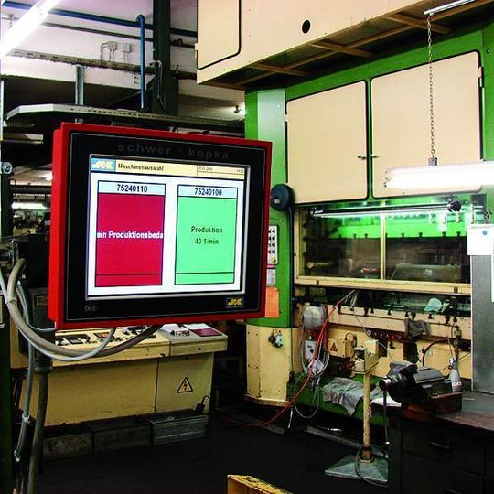 Die Amberger Werkzeugbau GmbH hat sich bei der MES-Auswahl für das System SK-go! aus dem Hause Schwer + Kopka entschieden. Damit werden alle Produktionsdaten der Maschine automatisch über die Maschinensteuerung erfasst. Die Amberger Werkzeugbau GmbH hat sich bei der MES-Auswahl für das System SK-go! aus dem Hause Schwer + Kopka entschieden. Damit werden alle Produktionsdaten der Maschine automatisch über die Maschinensteuerung erfasst.