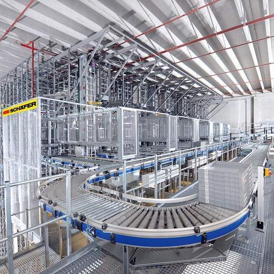 Im größten Distributionszentrum Dänemarks sorgt ein intelligentes, ganzheitliches Materialflusskonzept für koordiniert und effizient ablaufende Logistikprozesse.Bild: SSI Schäfer Noell Im größten Distributionszentrum Dänemarks sorgt ein intelligentes, ganzheitliches Materialflusskonzept für koordiniert und effizient ablaufende Logistikprozesse.Bild: SSI Schäfer Noell