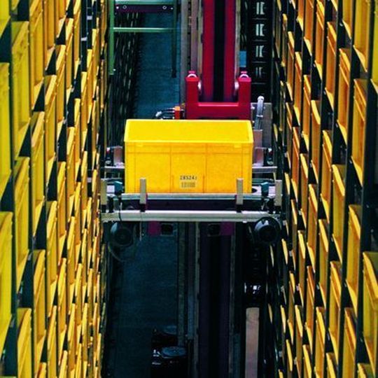 Mit der Verringerung der Losgrößen in der Produktion erhöht sich der Buchungsaufwand. Mit dem Projekt RFID@Kanban, das den traditionellen Kanban-Kreislauf und die RFID-Technik kombiniert, werden Buchungsvorgänge automatisiert. Mit der Verringerung der Losgrößen in der Produktion erhöht sich der Buchungsaufwand. Mit dem Projekt RFID@Kanban, das den traditionellen Kanban-Kreislauf und die RFID-Technik kombiniert, werden Buchungsvorgänge automatisiert.