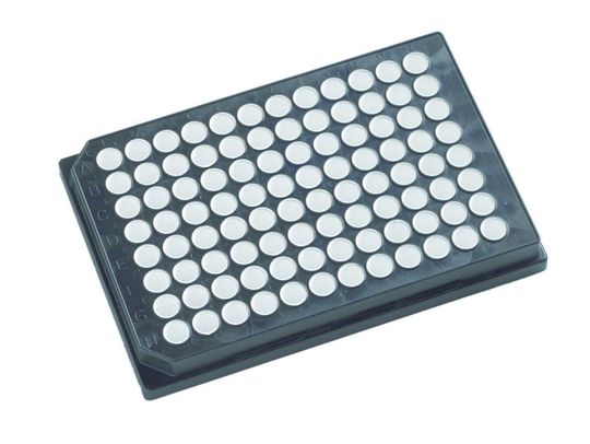 Abb. 1: Eine neu entwickelte Mikrotestplatte von Porvair Sciences kombiniert weiße Einzelvertiefungen mit einer Schwarzmatrix. Abb. 1: Eine neu entwickelte Mikrotestplatte von Porvair Sciences kombiniert weiße Einzelvertiefungen mit einer Schwarzmatrix.