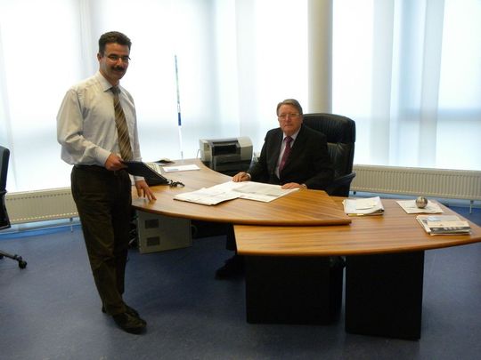 Firmengründer Walter Spielmann (Mitte sitzend) und Geschäftsführer Peter Rapp Firmengründer Walter Spielmann (Mitte sitzend) und Geschäftsführer Peter Rapp