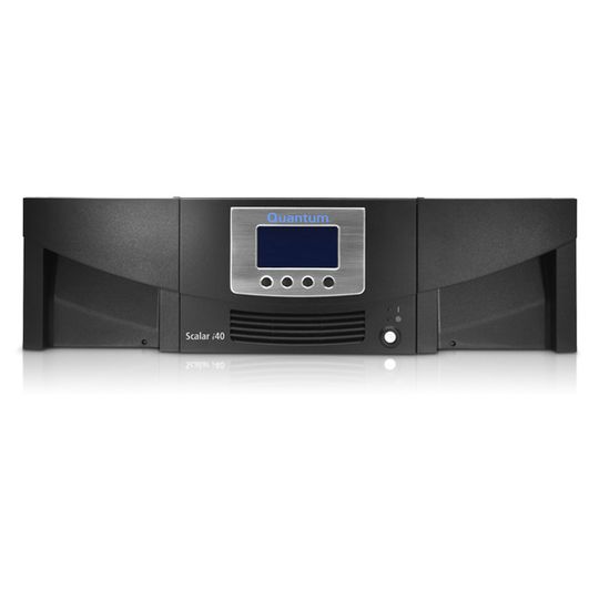 Die Bandbibliothek Scalar i40 wächst mit den steigenden Datenmengen mit, indem sie durch eine Capacity-on-Demand-Softwarelizenz von 25 auf bis zu 40 Slots skaliert werden kann. Die Bandbibliothek Scalar i40 wächst mit den steigenden Datenmengen mit, indem sie durch eine Capacity-on-Demand-Softwarelizenz von 25 auf bis zu 40 Slots skaliert werden kann.