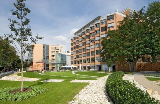 Das Ausbildungskrankenhaus „Jo-Ho“ in Wiesbaden hat ein neues WLAN für Patienten, Besucher und Mitarbeiter Das Ausbildungskrankenhaus „Jo-Ho“ in Wiesbaden hat ein neues WLAN für Patienten, Besucher und Mitarbeiter