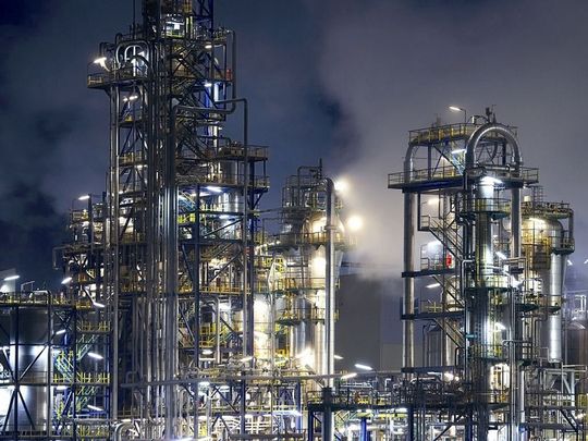 Abb. 1: Die petrochemische Industrie gehört zu den typischen Anwendern der kalorimetrischen Brennwert-Bestimmung. Abb. 1: Die petrochemische Industrie gehört zu den typischen Anwendern der kalorimetrischen Brennwert-Bestimmung.