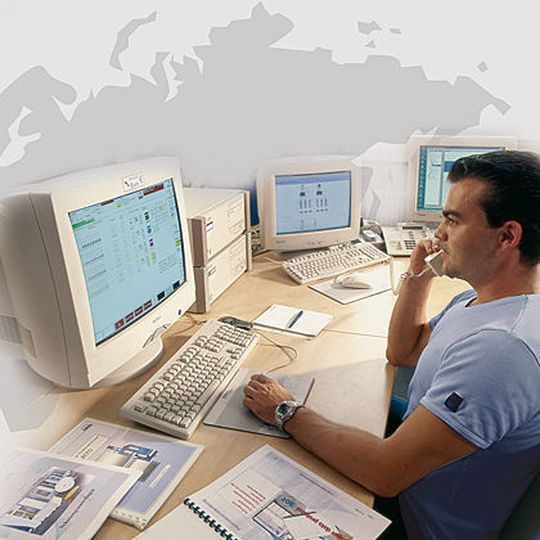 Die Fernwartung von Anlagen dient der Kostenreduktion. Erfolgt sie über das Internet, wird eine sichere Verbindung benötigt. Die Fernwartung von Anlagen dient der Kostenreduktion. Erfolgt sie über das Internet, wird eine sichere Verbindung benötigt.