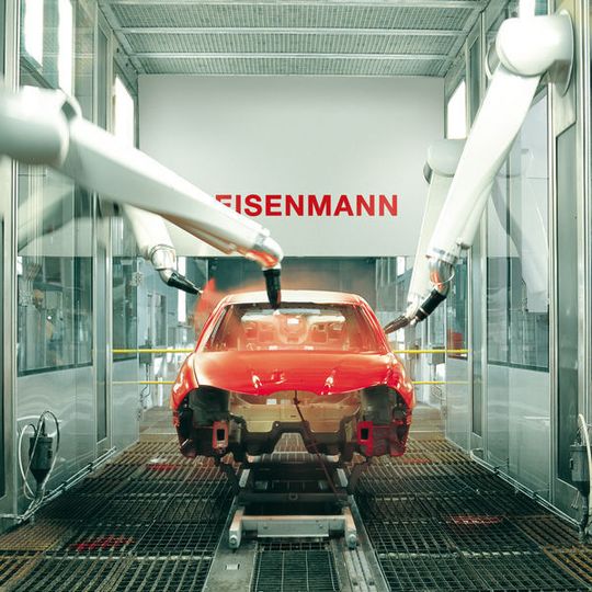 Der Vario-Robot im praktischen Lackiereinsatz in der Automobilindustrie. Bild: Eisenmann Der Vario-Robot im praktischen Lackiereinsatz in der Automobilindustrie. Bild: Eisenmann