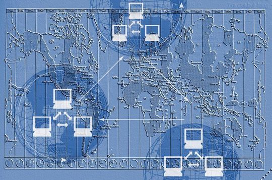 Faktoren wie Datenintegrität, Vertraulichkeit und Verfügbarkeit nehmen auch beim Cloud Computing einen zentralen Stellenwert ein. Faktoren wie Datenintegrität, Vertraulichkeit und Verfügbarkeit nehmen auch beim Cloud Computing einen zentralen Stellenwert ein.