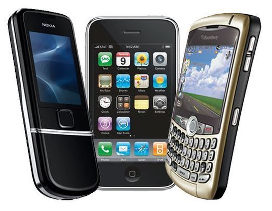 Mobilität kontra IT-Sicherheit: Vor allem aktuelle Smartphone-Generationen stellen ein hohes Sicherheitsrisiko dar. Mobilität kontra IT-Sicherheit: Vor allem aktuelle Smartphone-Generationen stellen ein hohes Sicherheitsrisiko dar.